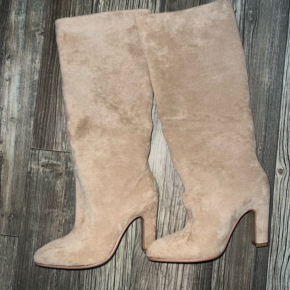 New ISNOM Suede Tan boots in a size 6.5.